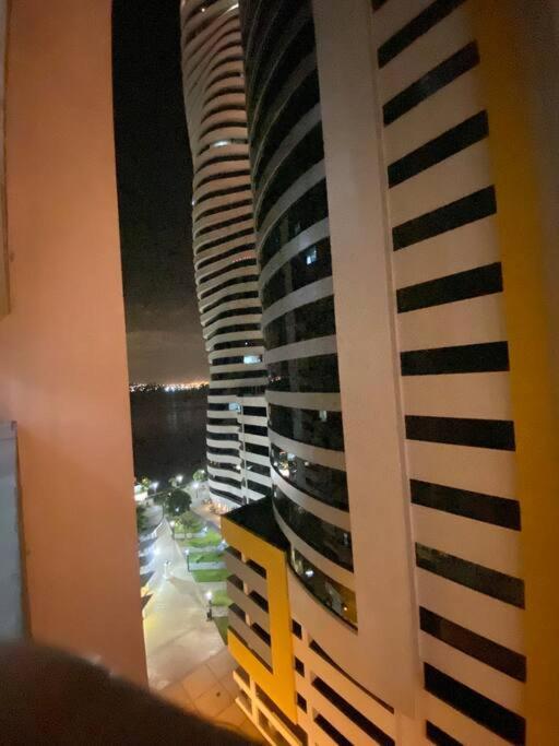 דירות גוויאקיל Bellini Luxury - Puerto Santa Ana מראה חיצוני תמונה